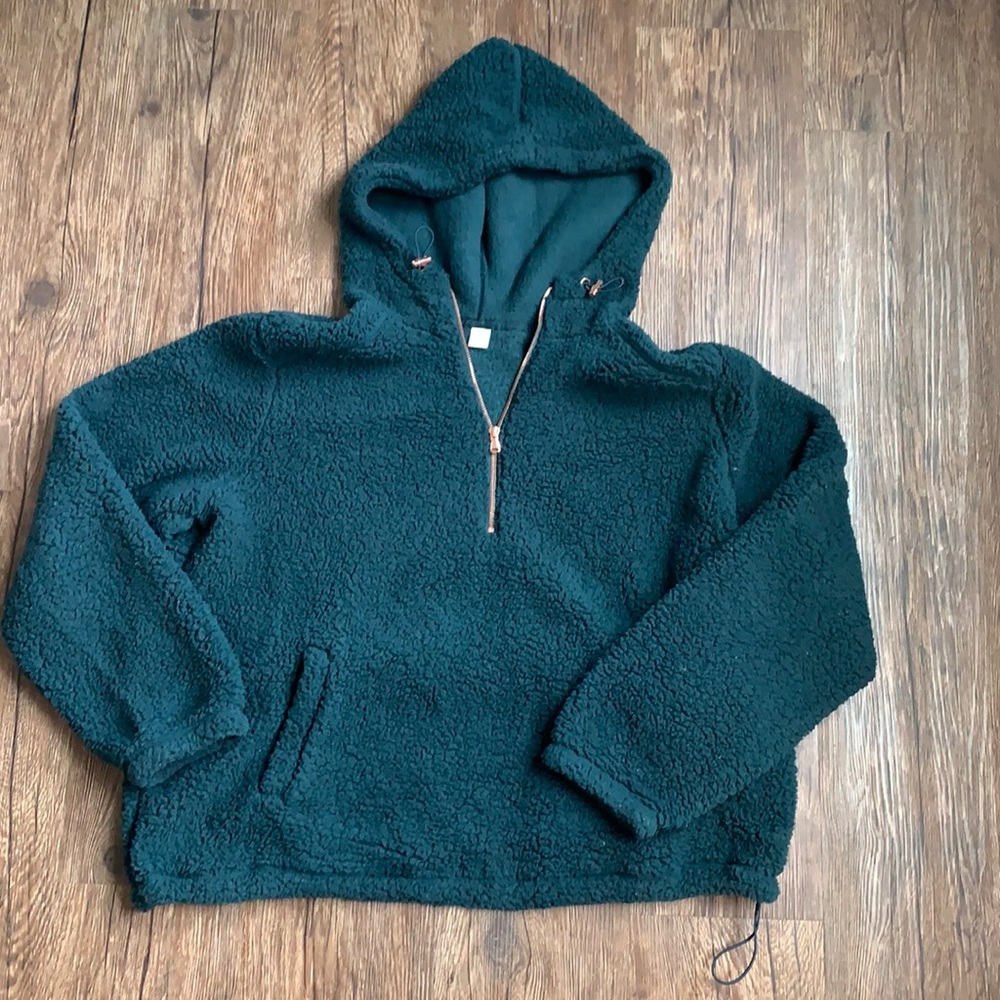 Fluffy Cropped Fleece